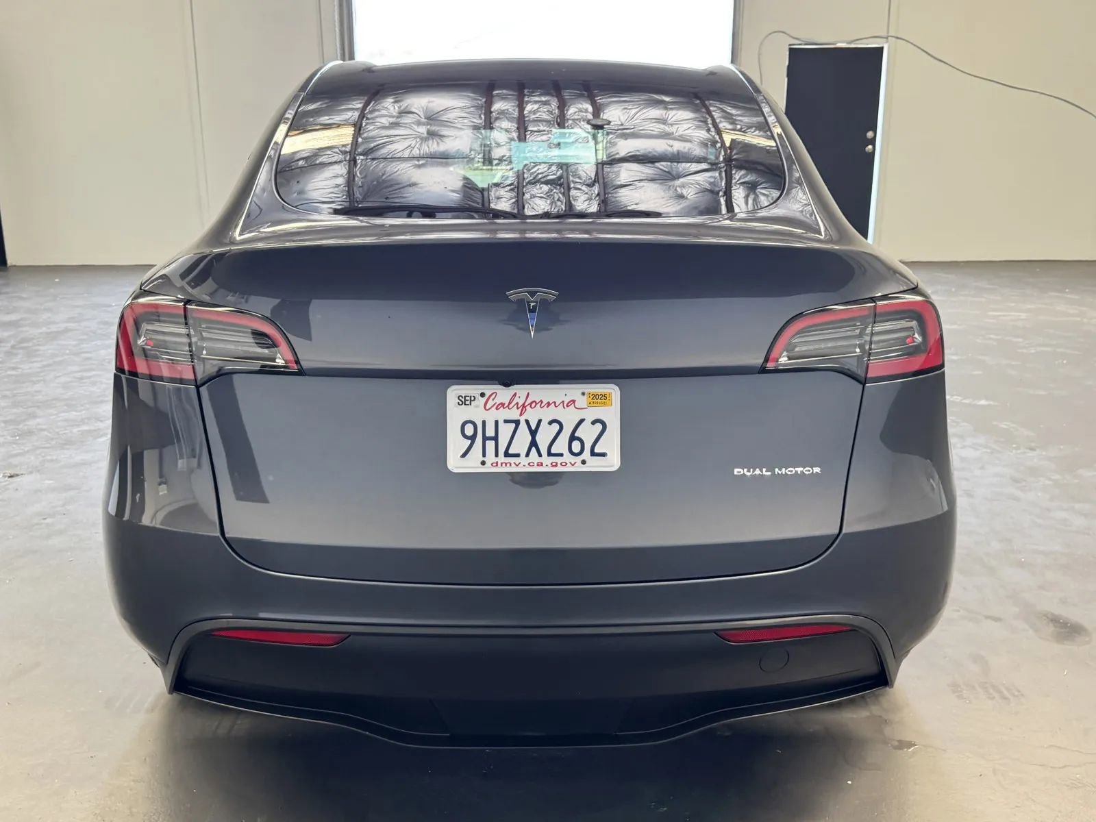 Used 2023 Tesla Model Y AWD image 3