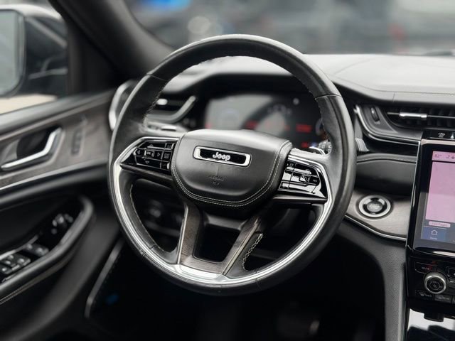 Used 2022 Jeep Grand Cherokee Overland w/ Luxury Tech Group IV image 15