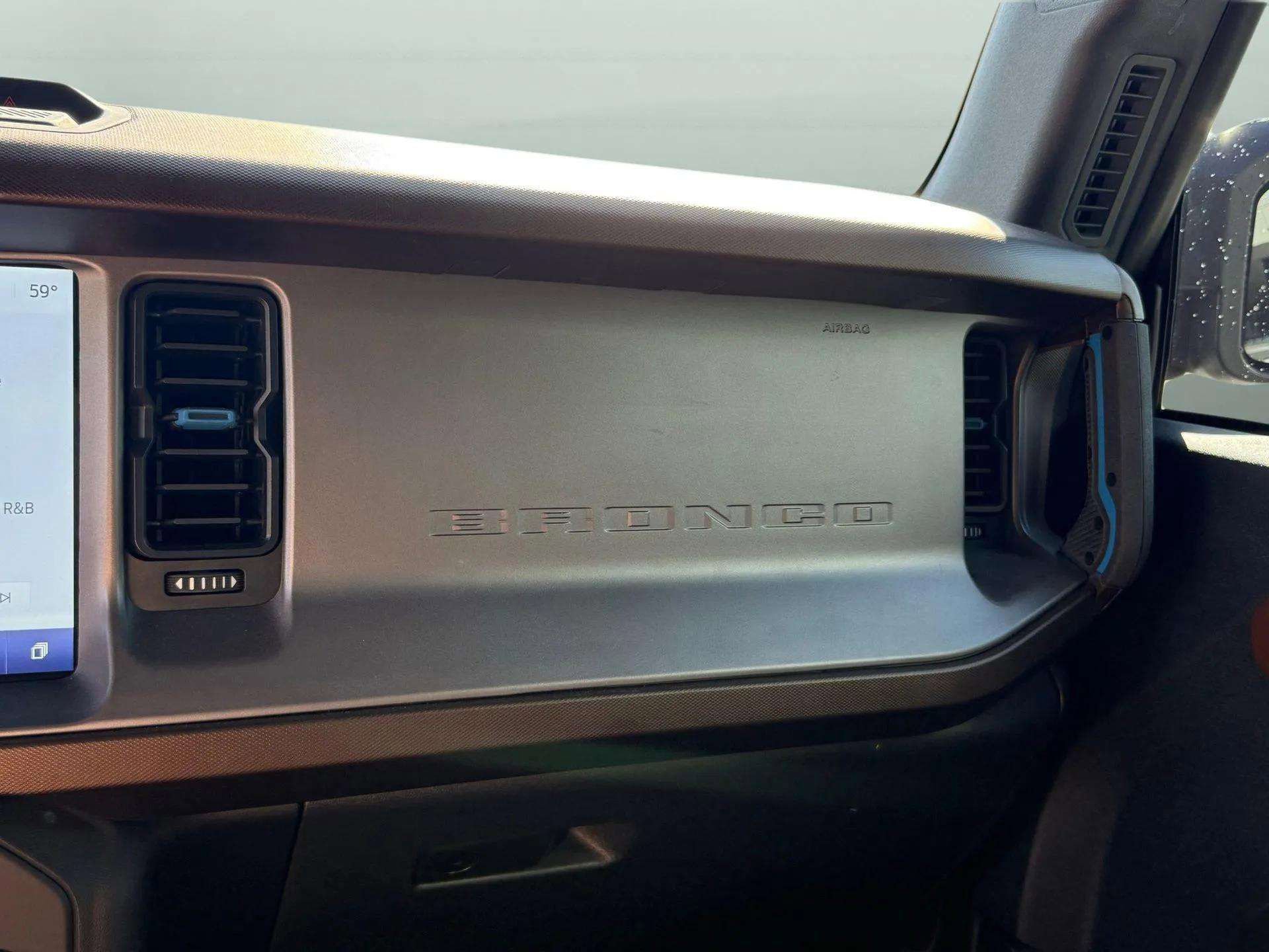 Used 2023 Ford Bronco Outer Banks w/ Sasquatch Package image 38