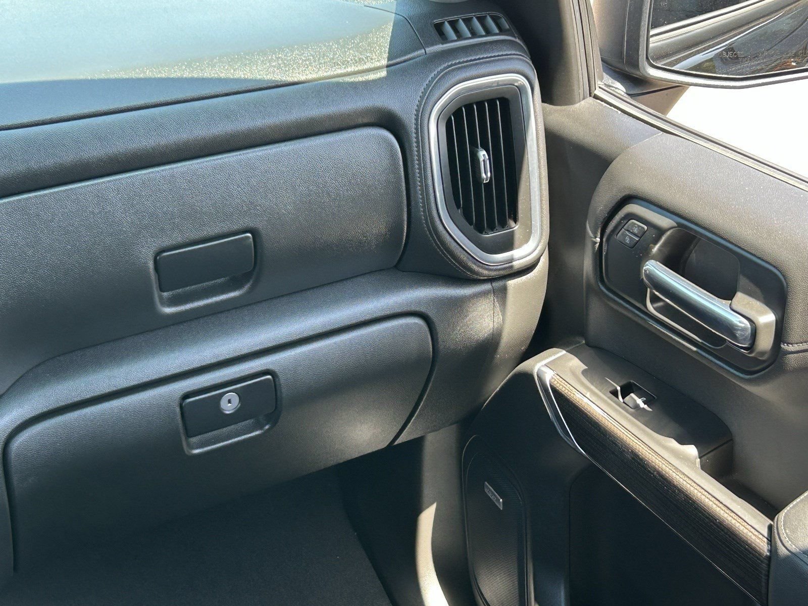 Certified 2021 Chevrolet Silverado 1500 RST w/ Redline Edition AWD/4WD image 19