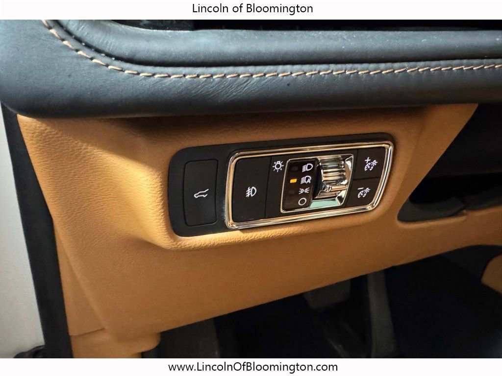 Certified 2023 Lincoln Aviator Black Label AWD/4WD image 38