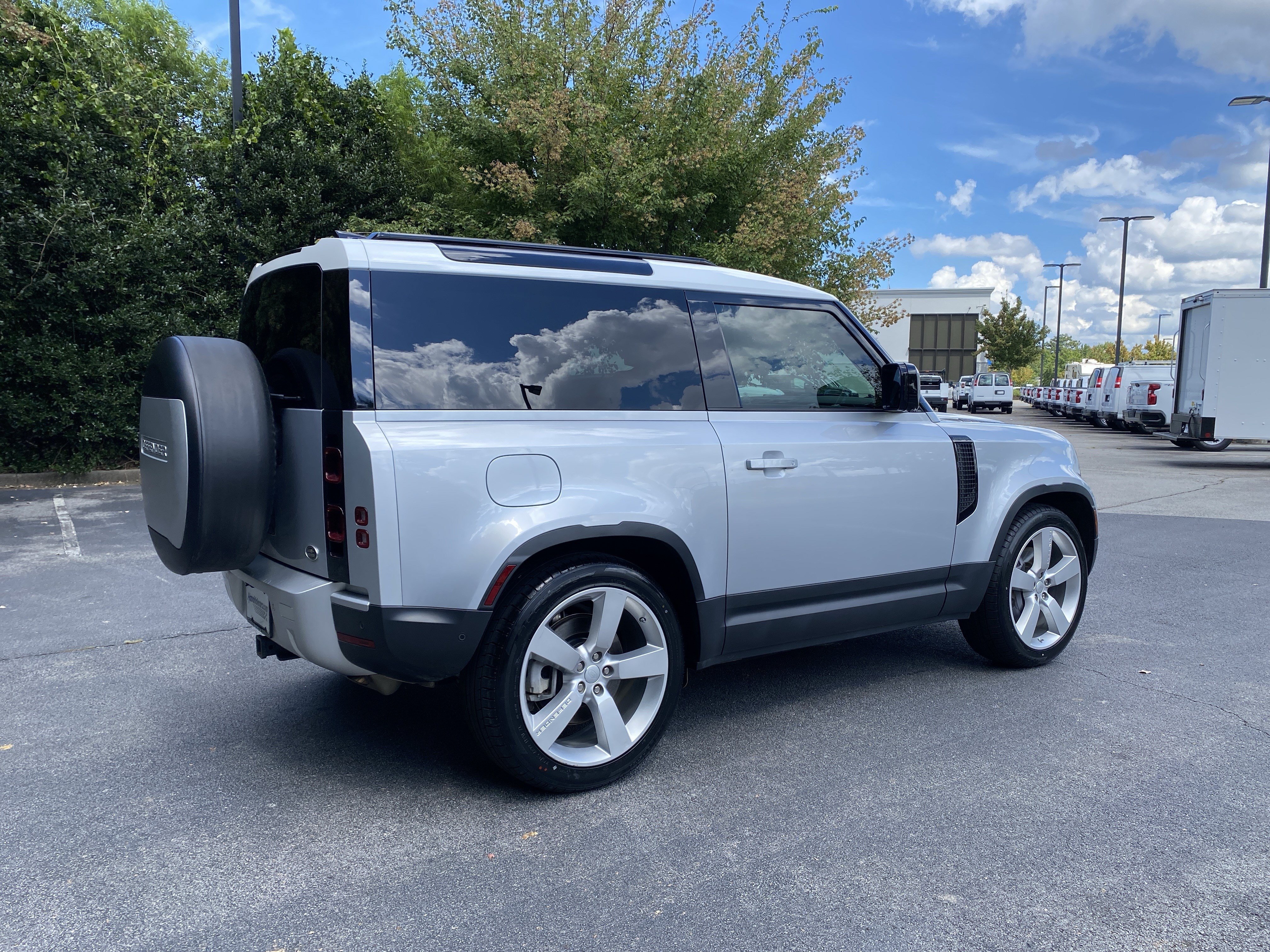 Used 2021 Land Rover Defender 90 First Edition AWD/4WD image 9