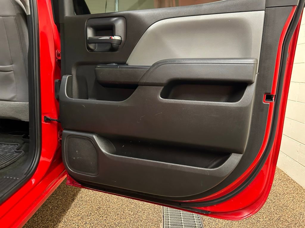 Used 2018 Chevrolet Silverado 1500 Custom w/ Custom Value Package AWD/4WD image 14