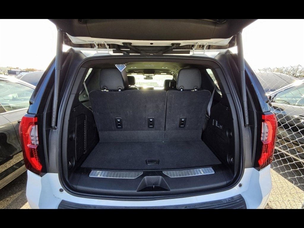 Certified 2025 GMC Yukon Denali image 9