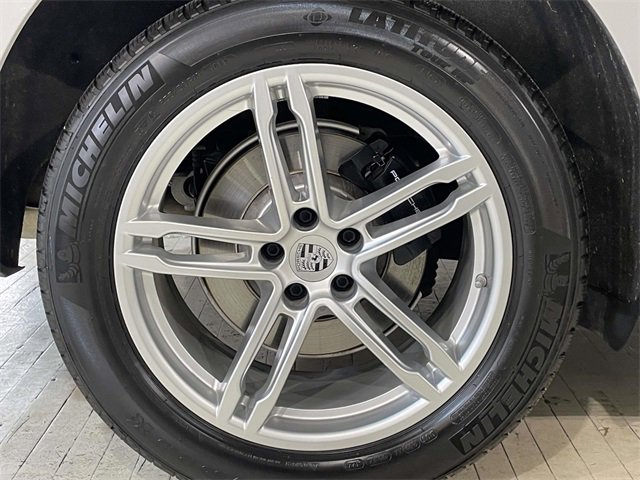 Used 2025 Porsche Macan image 13