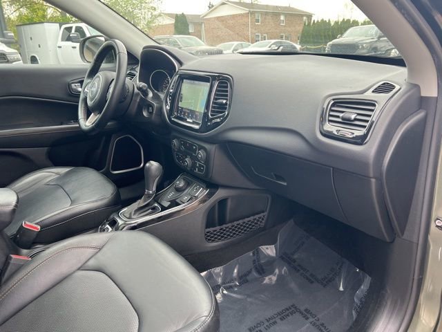 Used 2018 Jeep Compass Limited w/ Navigation Group AWD/4WD image 29