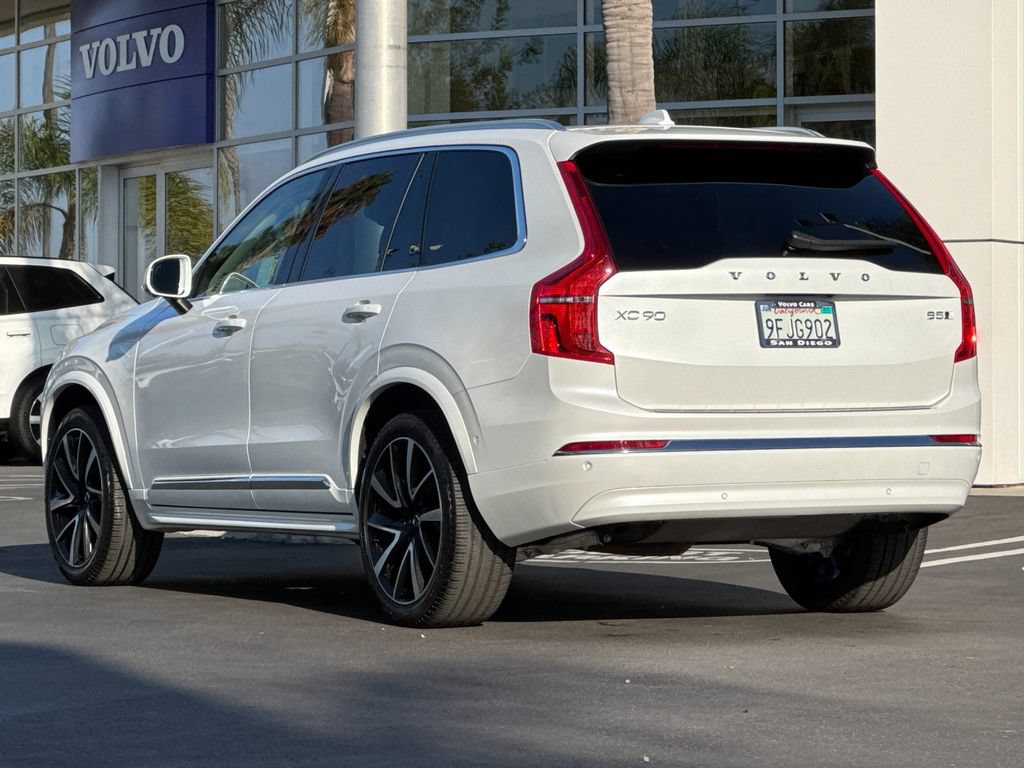 Certified 2023 Volvo XC90 B5 Plus AWD/4WD image 3
