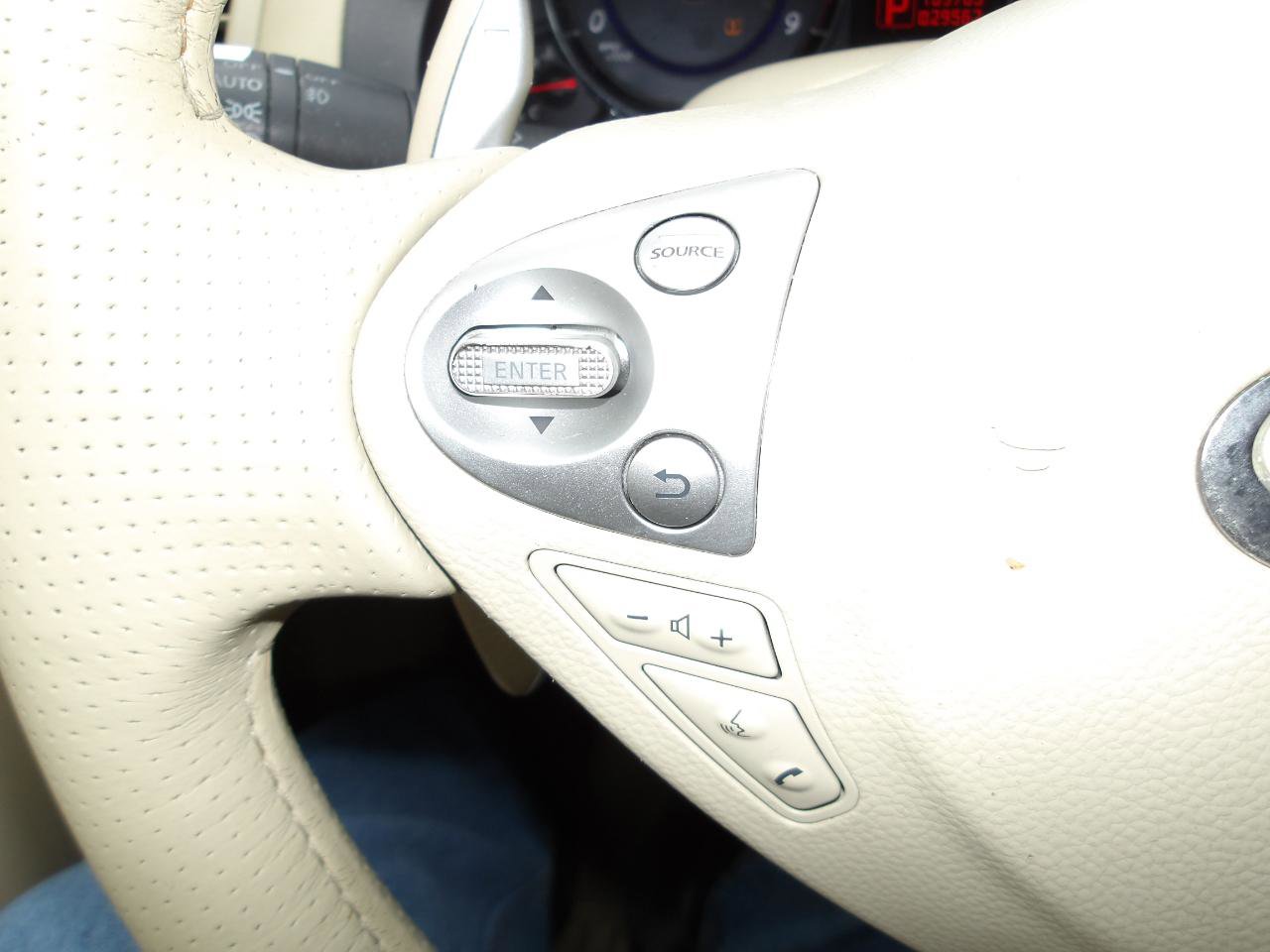 Used 2009 INFINITI FX35 AWD w/ Technology Pkg image 16