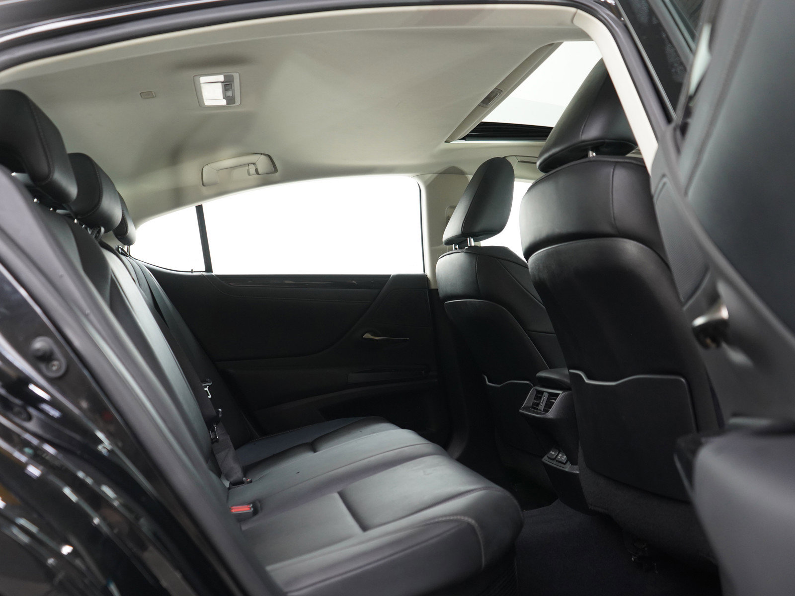 Used 2021 Lexus ES 300h FWD image 12