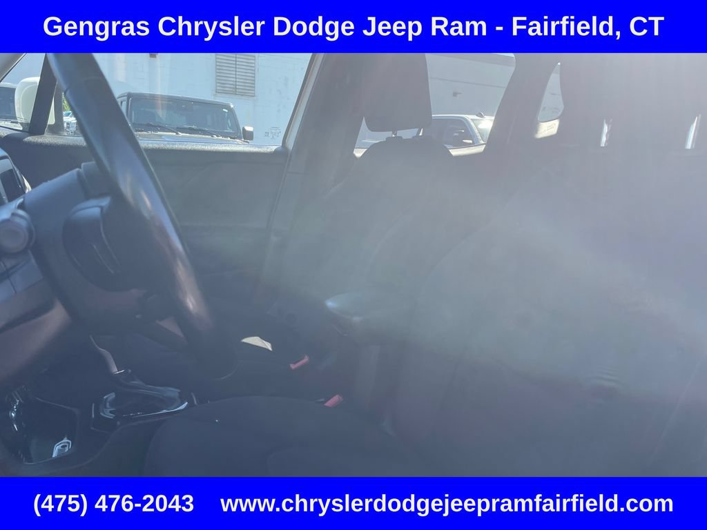 Used 2017 Jeep Renegade Altitude AWD/4WD image 41