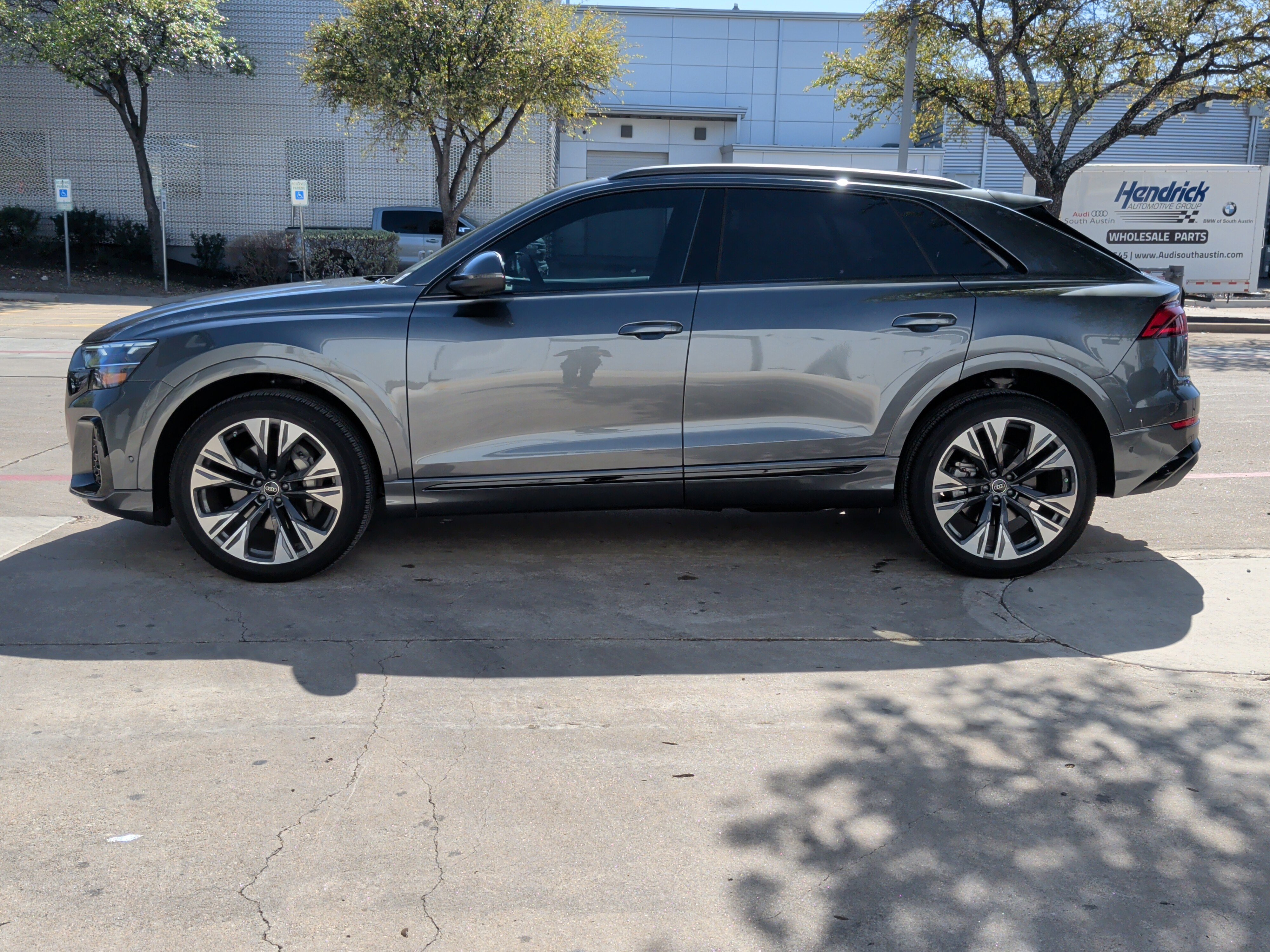 Used 2024 Audi Q8 Premium Plus w/ Premium Plus Package image 7