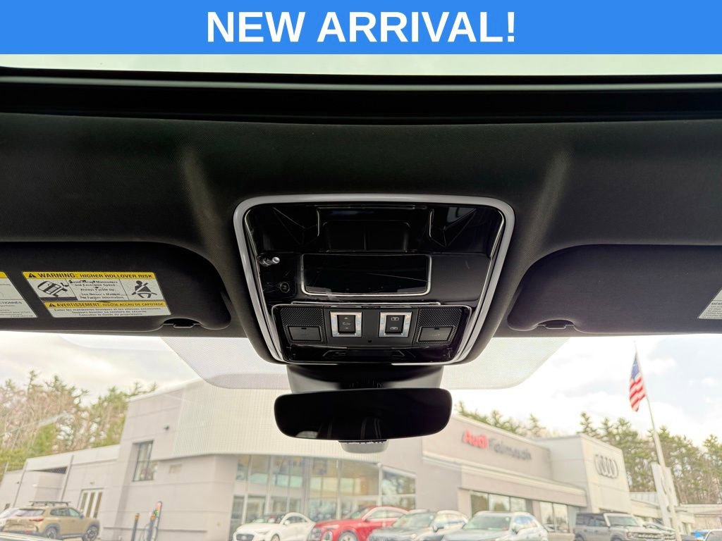 Used 2019 Land Rover Range Rover Velar R-Dynamic SE image 38