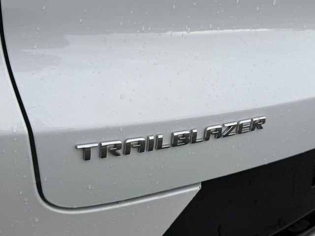 Used 2025 Chevrolet TrailBlazer LT FWD image 29