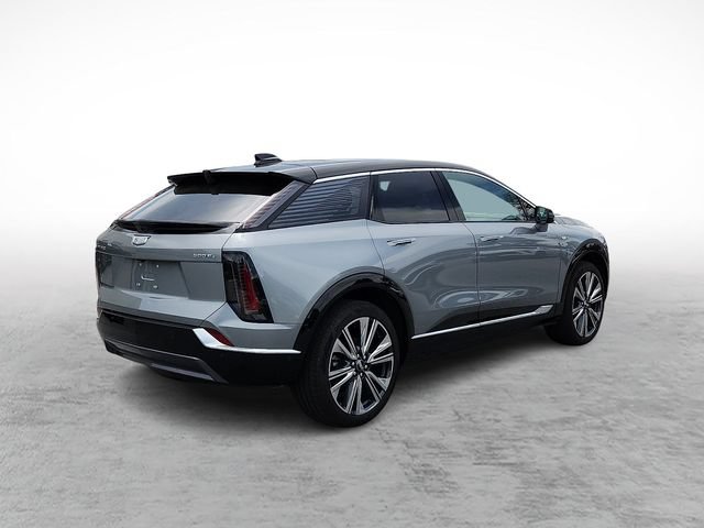 Certified 2025 Cadillac Optiq Luxury 2 AWD/4WD image 4