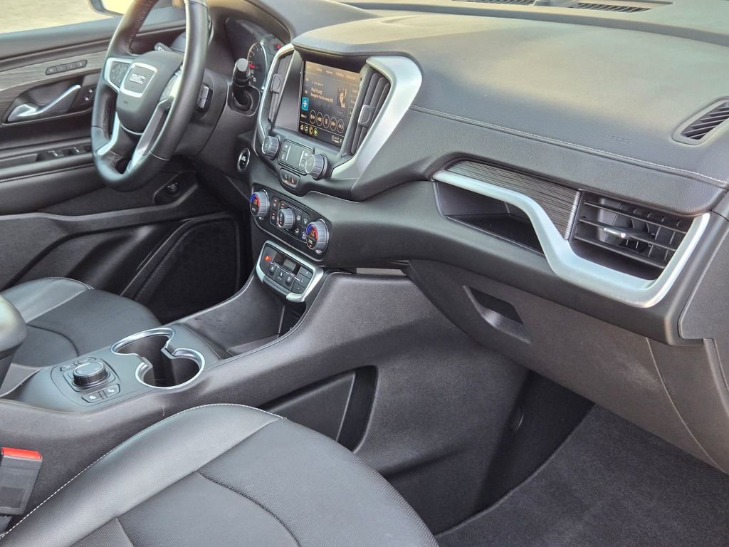 Used 2024 GMC Terrain SLT image 27