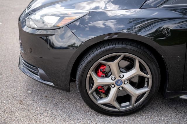Used 2014 Ford Focus ST w/ Equipment Group 202A FWD image 9
