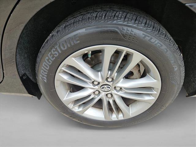 Used 2015 Toyota Camry SE image 9