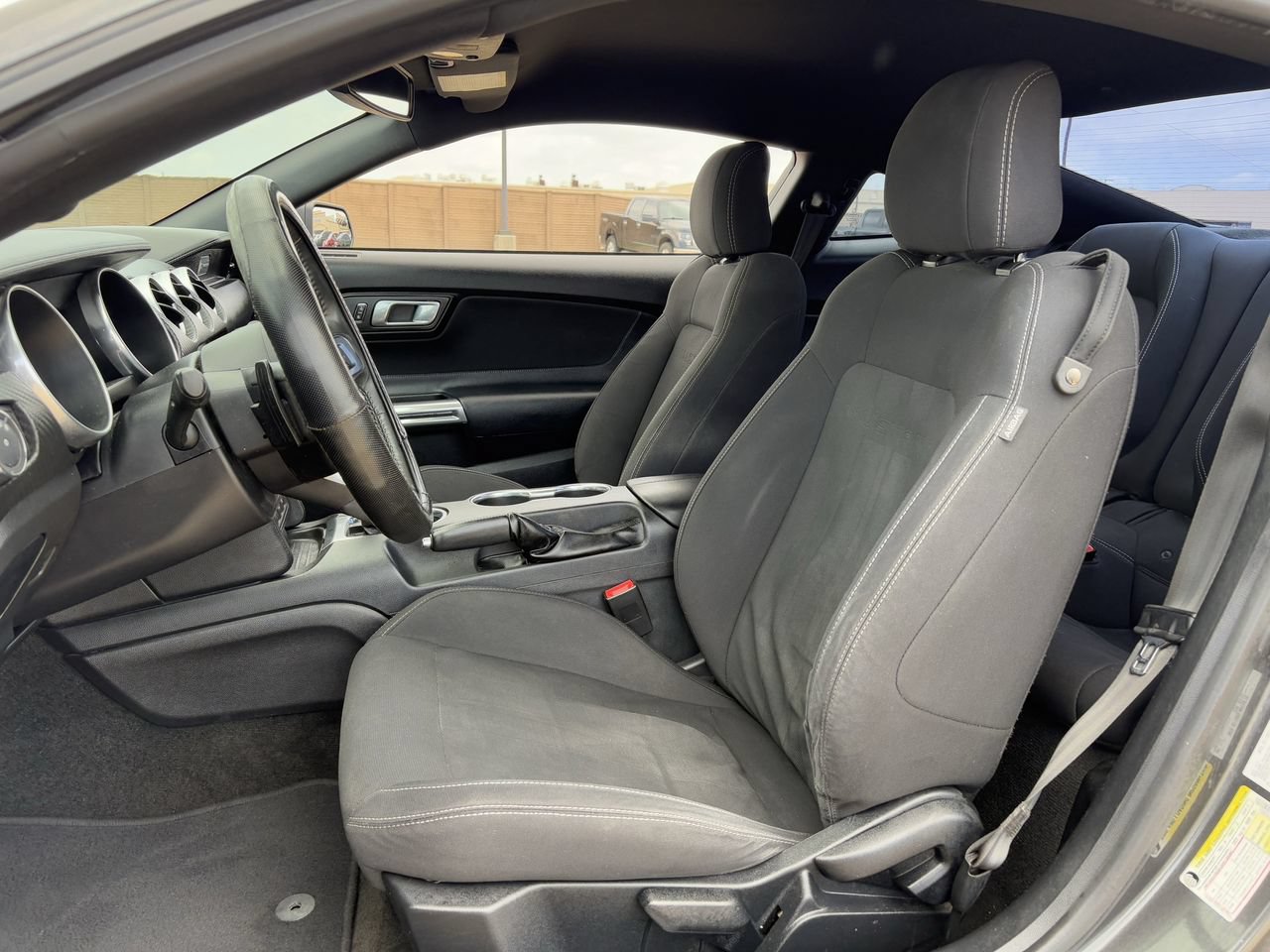 Used 2018 Ford Mustang Coupe RWD image 24