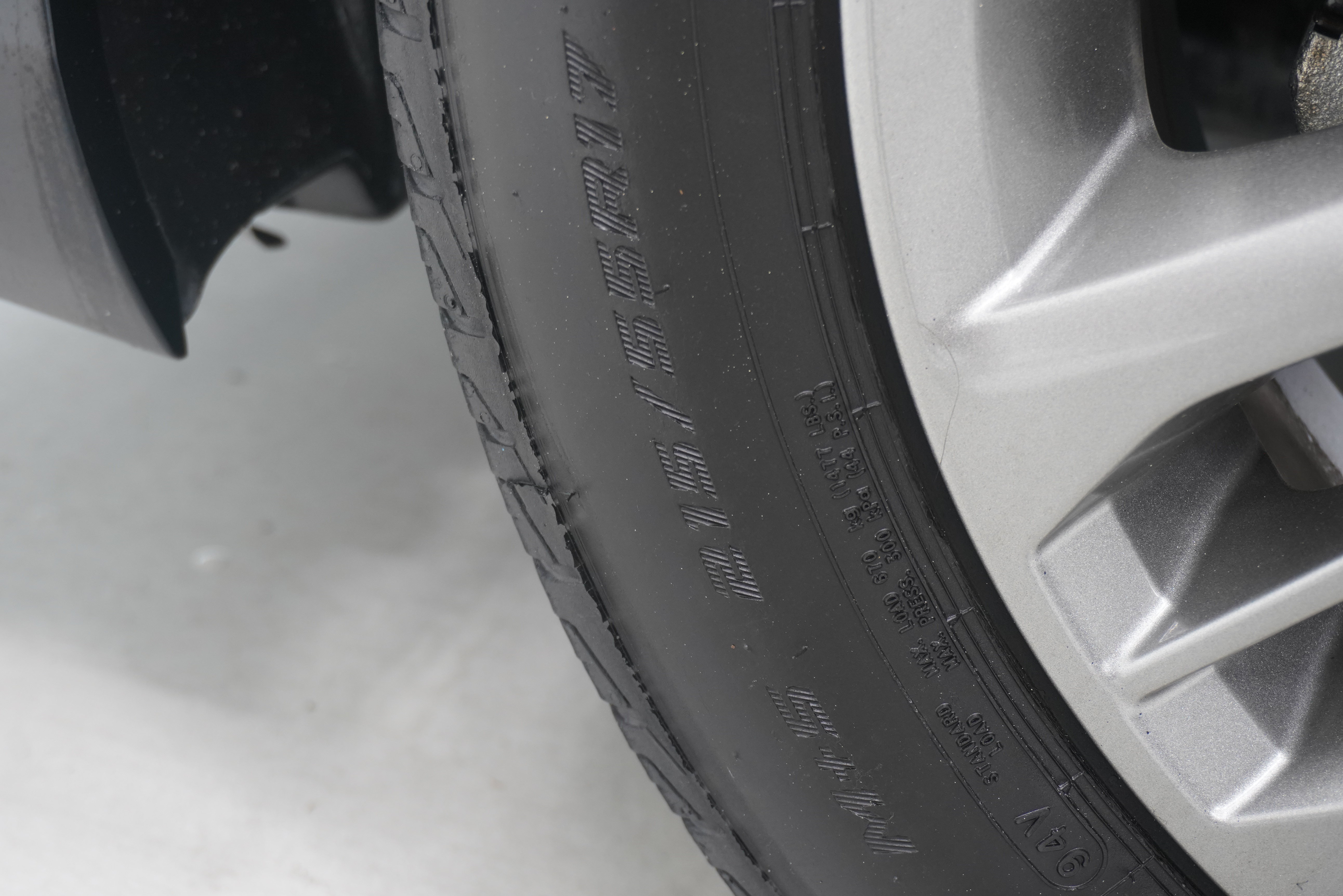 Used 2016 Toyota Camry SE FWD image 25