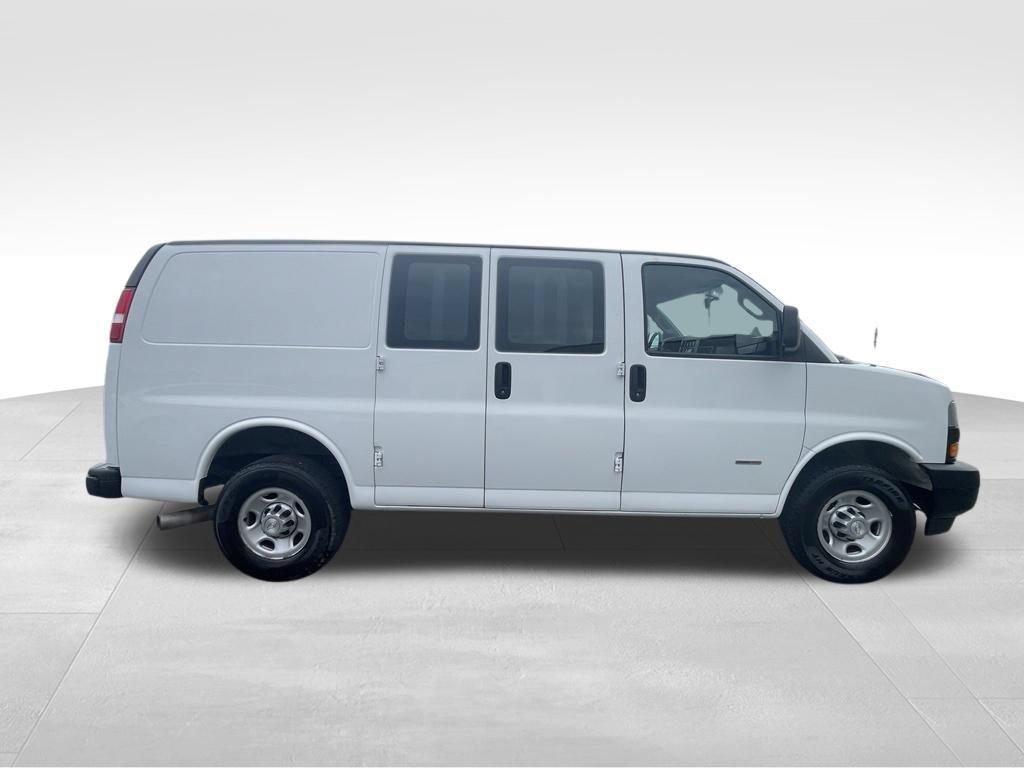 Used 2021 Chevrolet Express 2500 w/ Driver Convenience Package RWD image 9