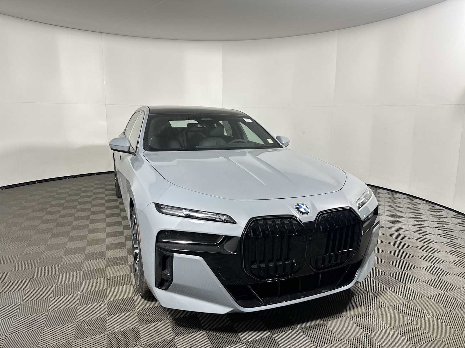 New 2026 BMW 760i xDrive w/ Executive Package AWD/4WD image 6