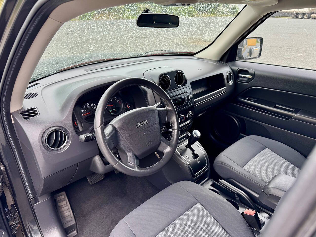 Used 2010 Jeep Patriot Latitude AWD/4WD image 9