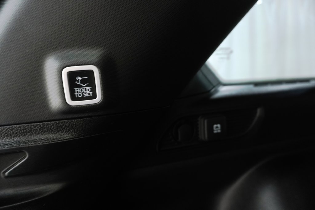 Used 2025 Jeep Grand Cherokee Altitude AWD/4WD image 7