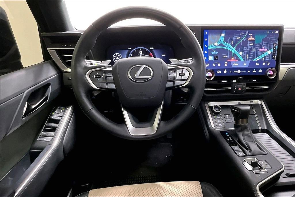 Used 2025 Lexus GX 550 image 7