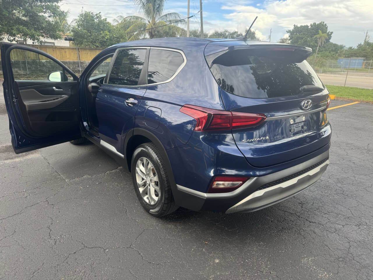 Used 2020 Hyundai Santa Fe SE FWD image 6