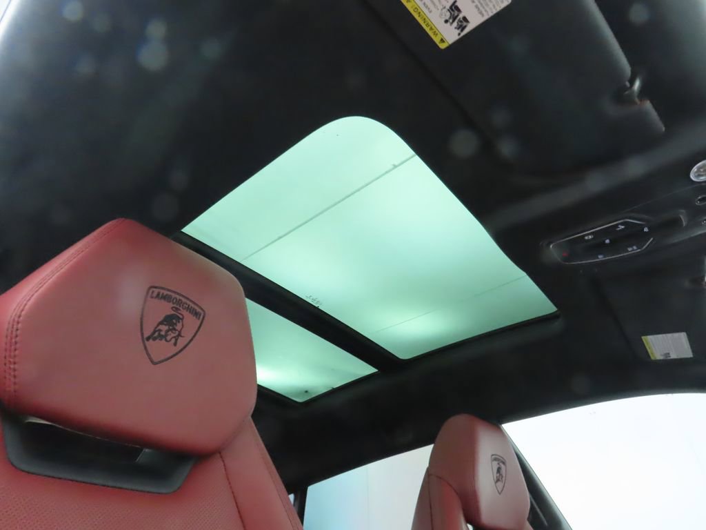 Used 2022 Lamborghini Urus image 19