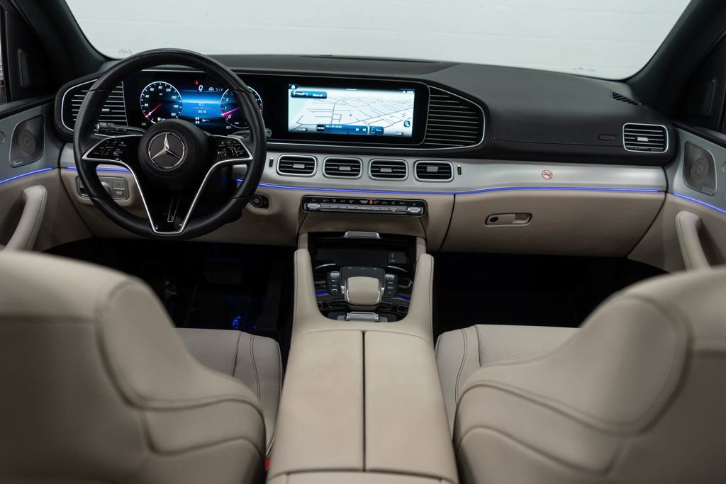 Used 2025 Mercedes-Benz GLS 450 4MATIC image 8