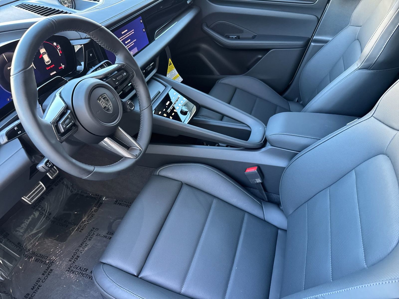 New 2026 Porsche Macan Turbo Electric image 4