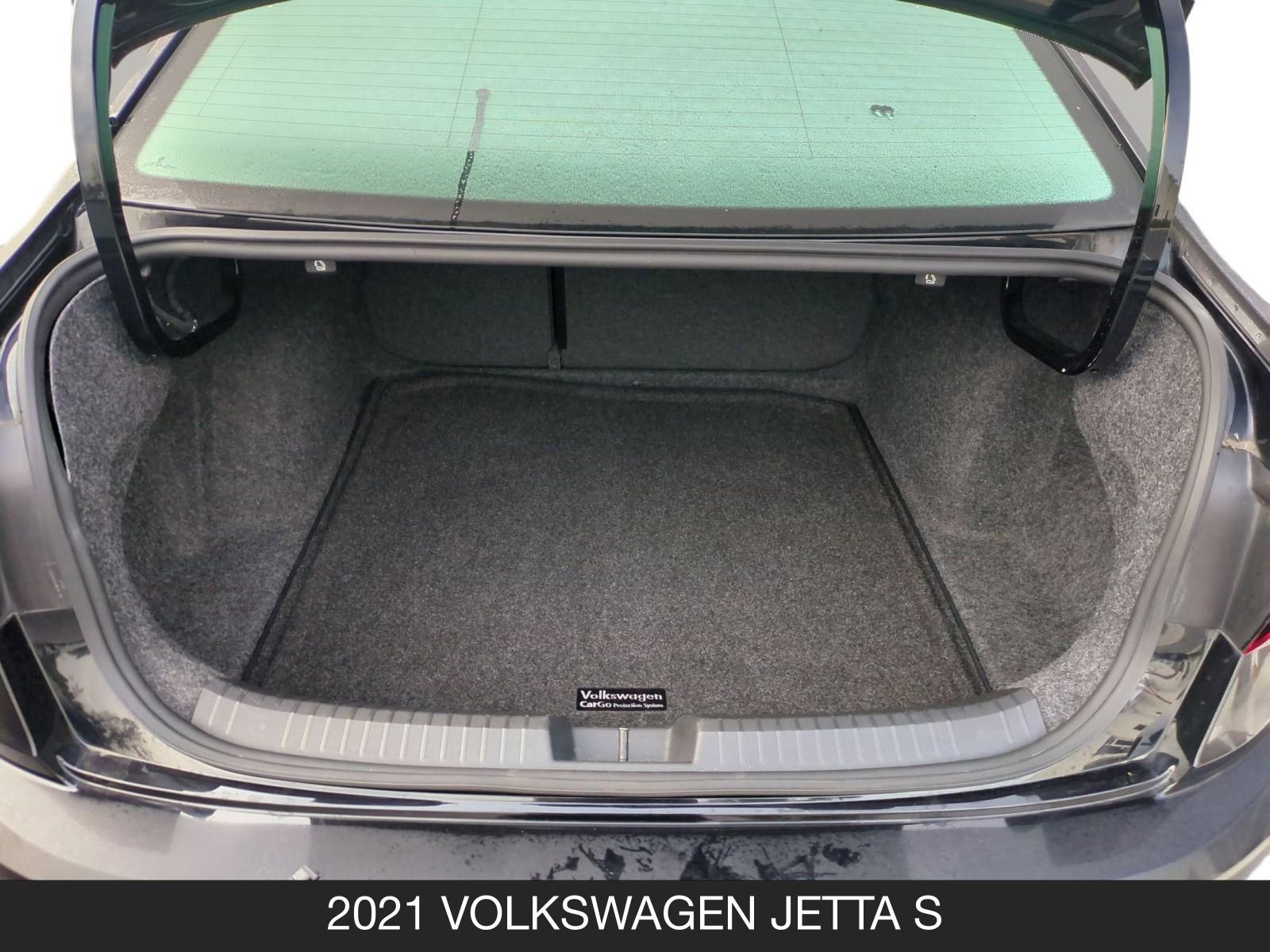 Used 2021 Volkswagen Jetta SE w/ SE Cold Weather Package image 20