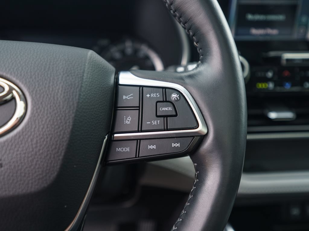 Used 2021 Toyota Highlander Platinum AWD/4WD image 23