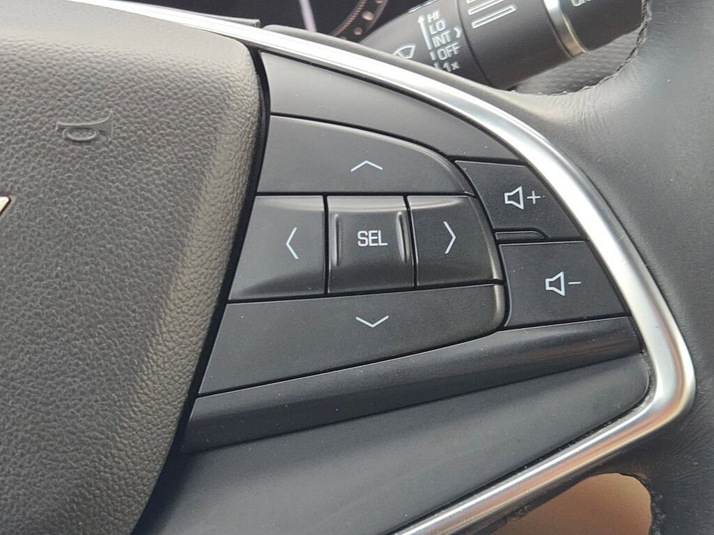 Used 2017 Cadillac XT5 FWD image 30