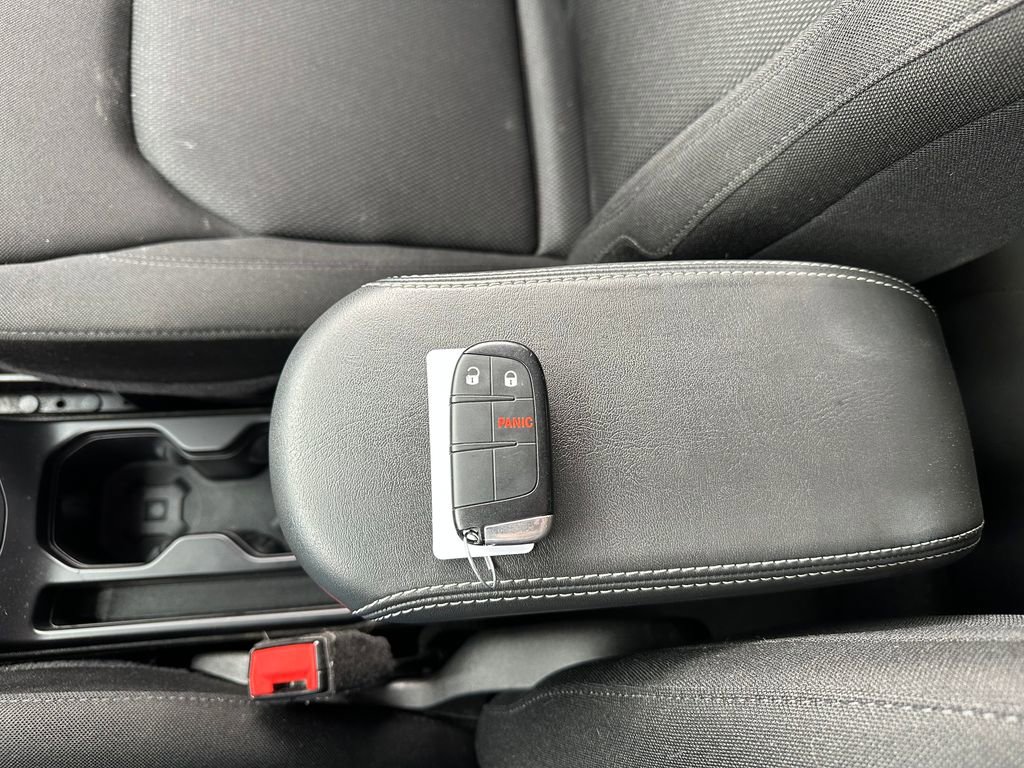 Certified 2023 Jeep Renegade Latitude AWD/4WD image 36