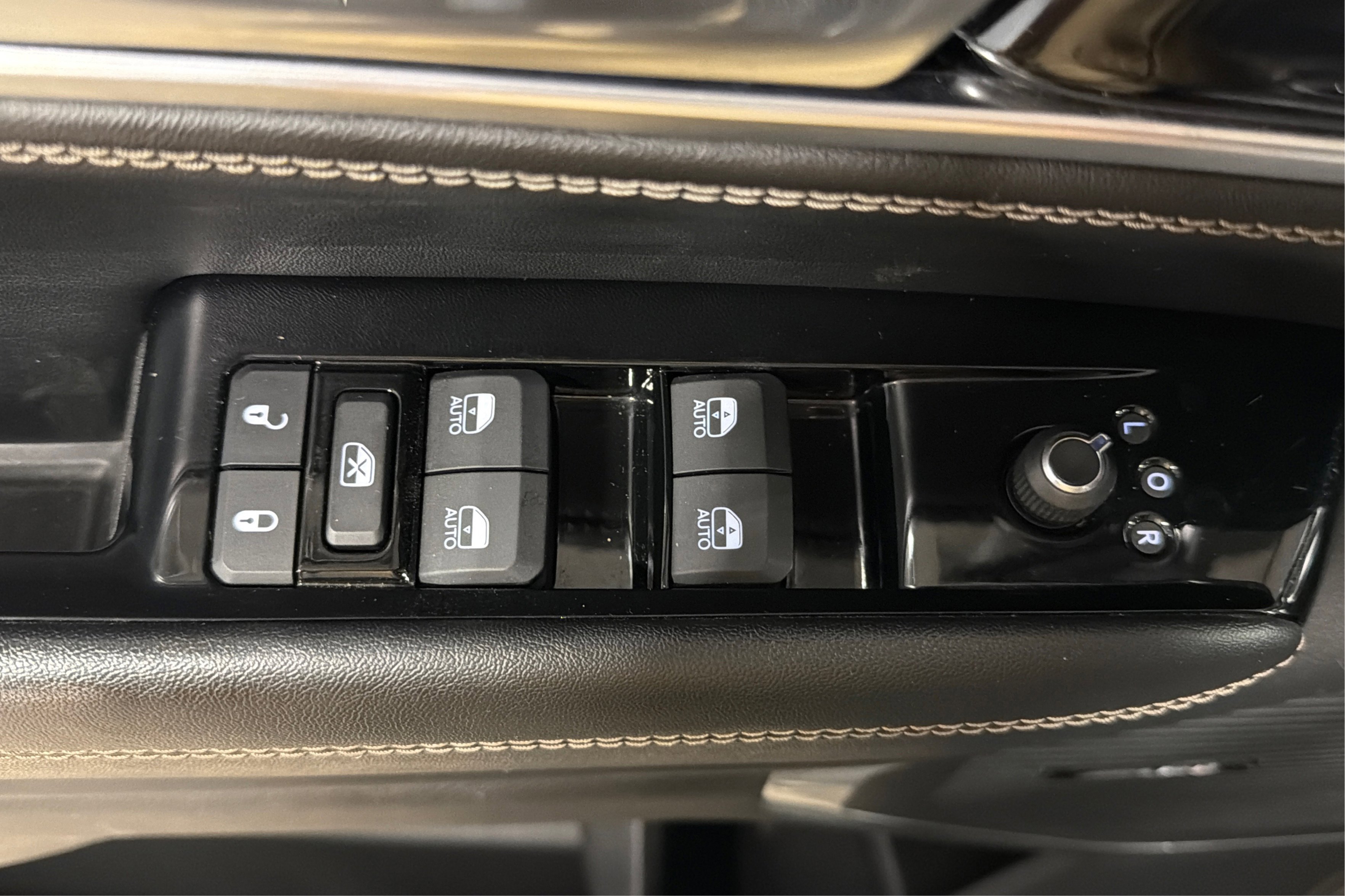 Used 2024 Jeep Wagoneer Series II AWD/4WD image 18