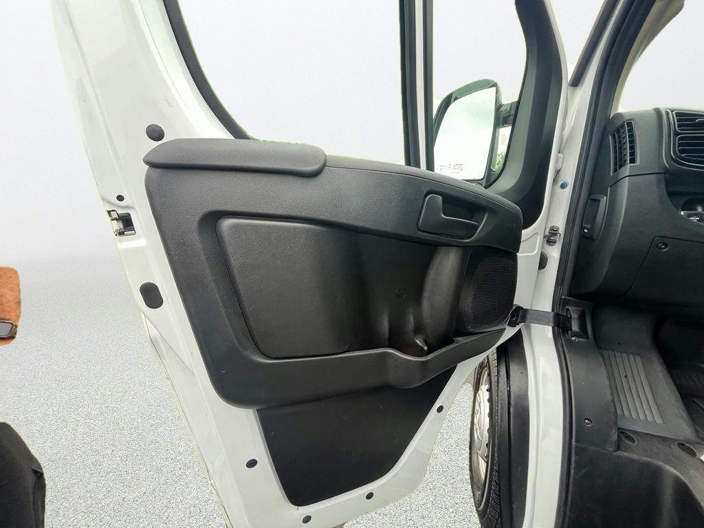Used 2025 RAM ProMaster 2500 w/ U-Haul Equipment Group FWD image 9