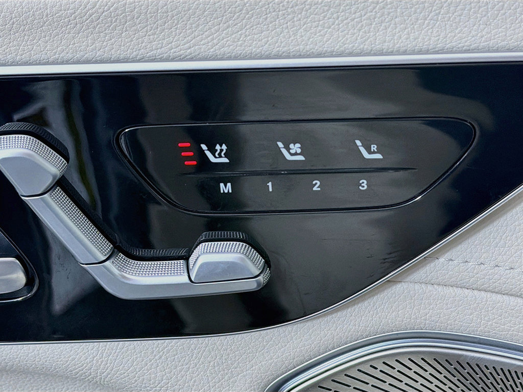 Used 2023 Mercedes-Benz EQS 580 4MATIC SUV image 35