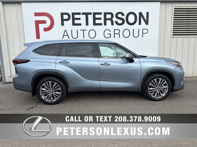 Used 2024 Toyota Highlander Platinum image 2