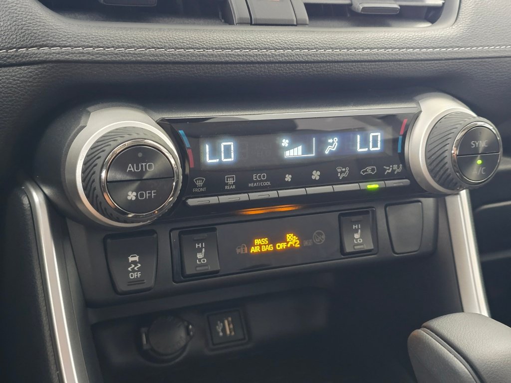 Used 2025 Toyota RAV4 XLE w/ Convenience Package AWD/4WD image 29