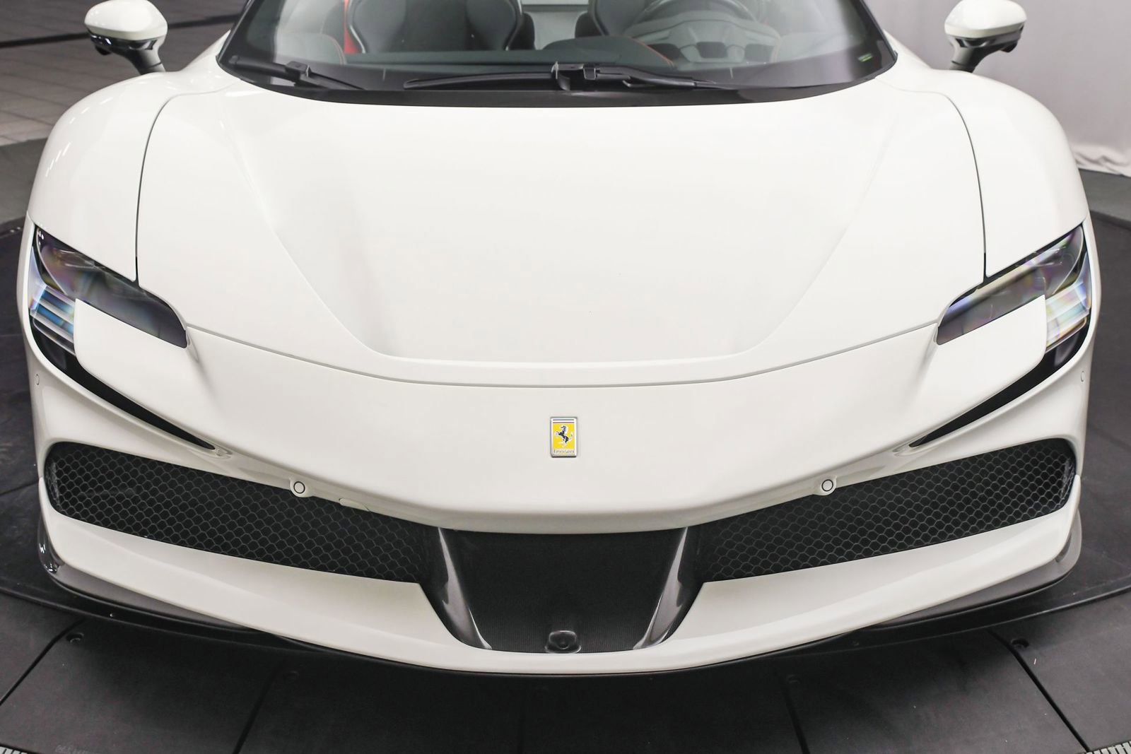 Used 2023 Ferrari SF90 Spider Bianco Avus image 27