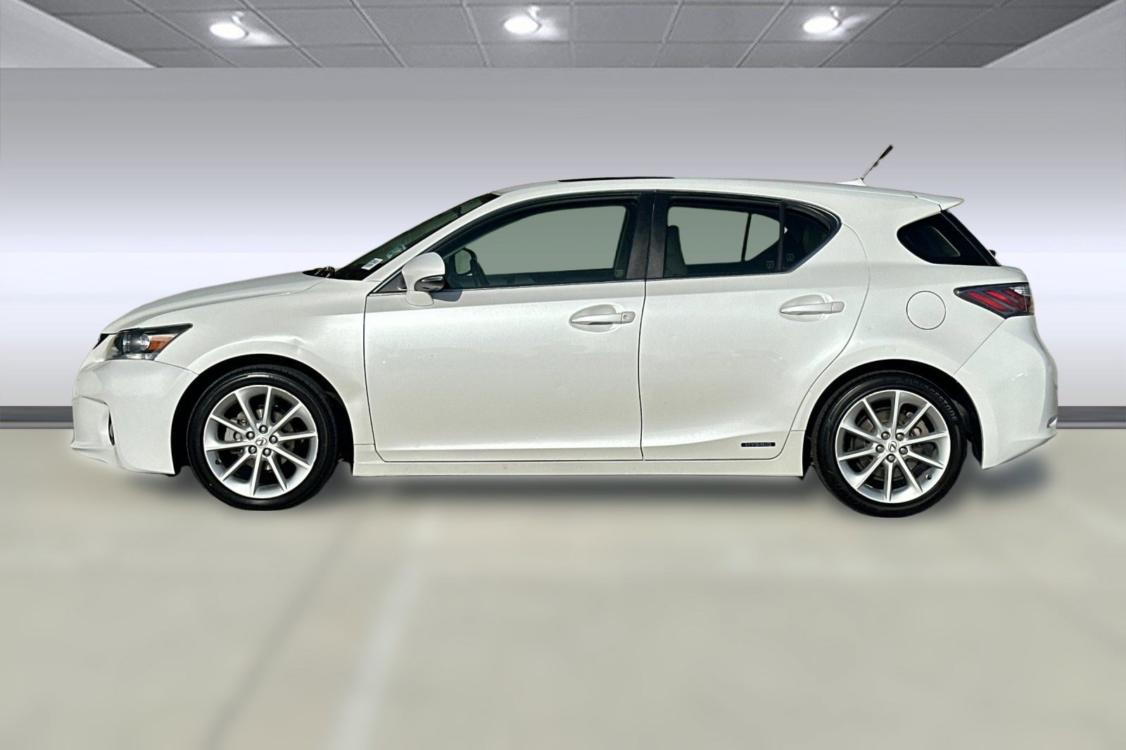 Used 2013 Lexus CT 200h image 2