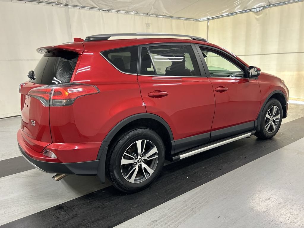 Used 2017 Toyota RAV4 XLE AWD/4WD image 2
