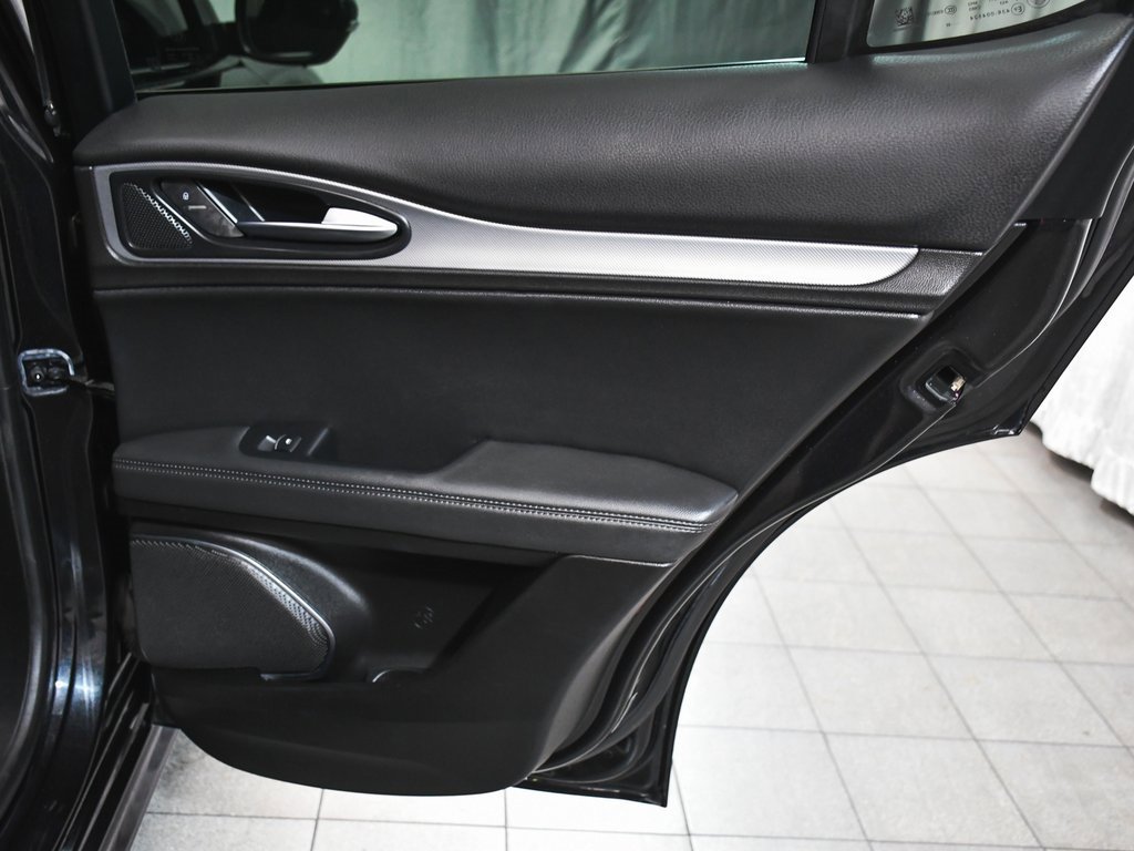 Used 2023 Alfa Romeo Stelvio Veloce image 13