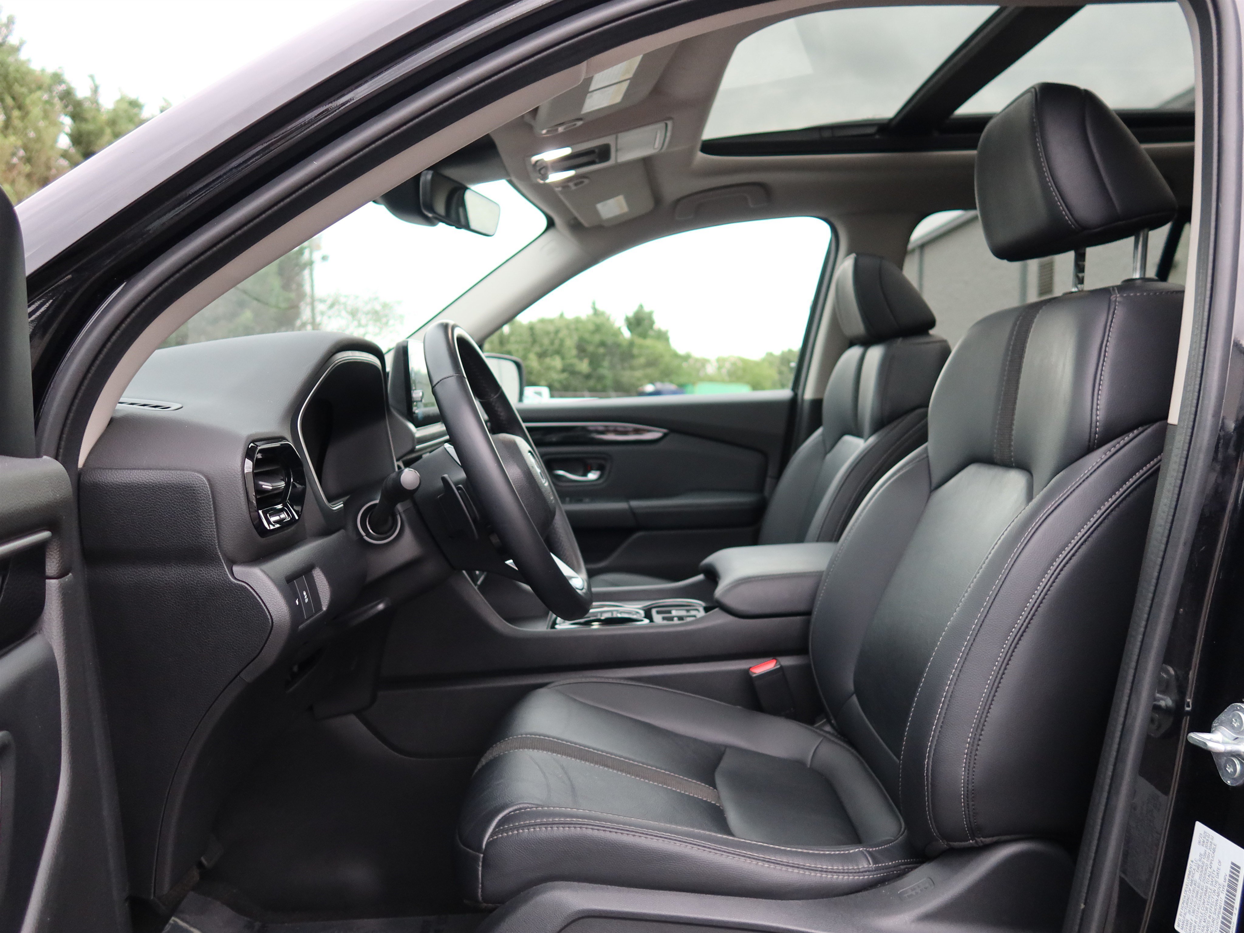 Used 2023 Honda Pilot Touring image 18