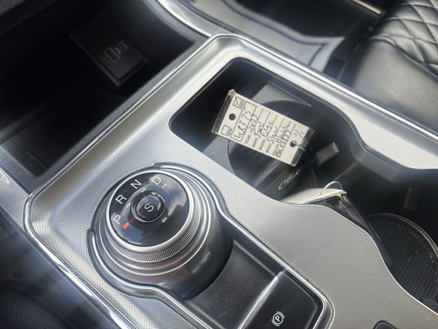 Used 2023 Ford Edge Titanium image 16