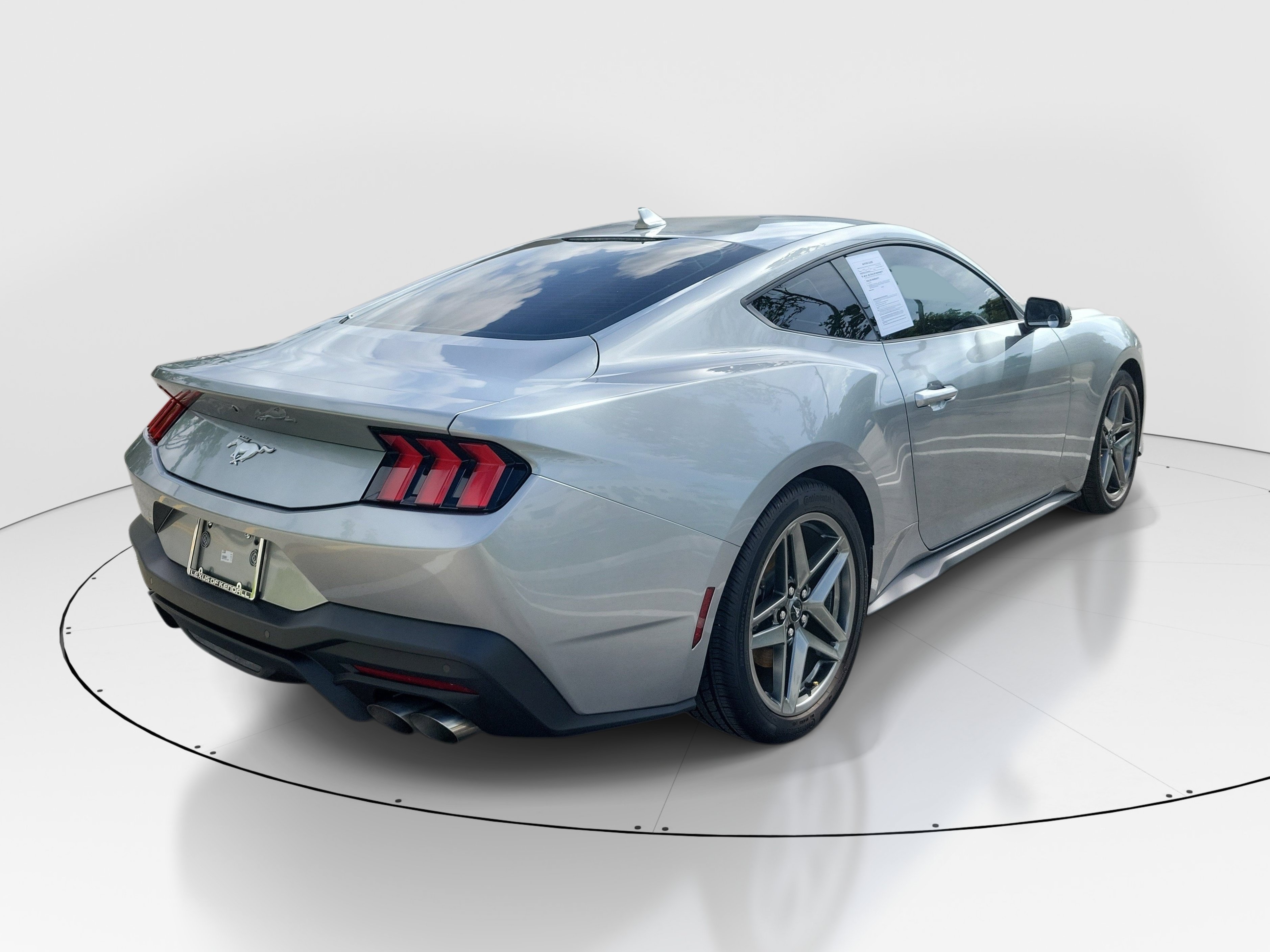 Used 2025 Ford Mustang Coupe RWD image 6