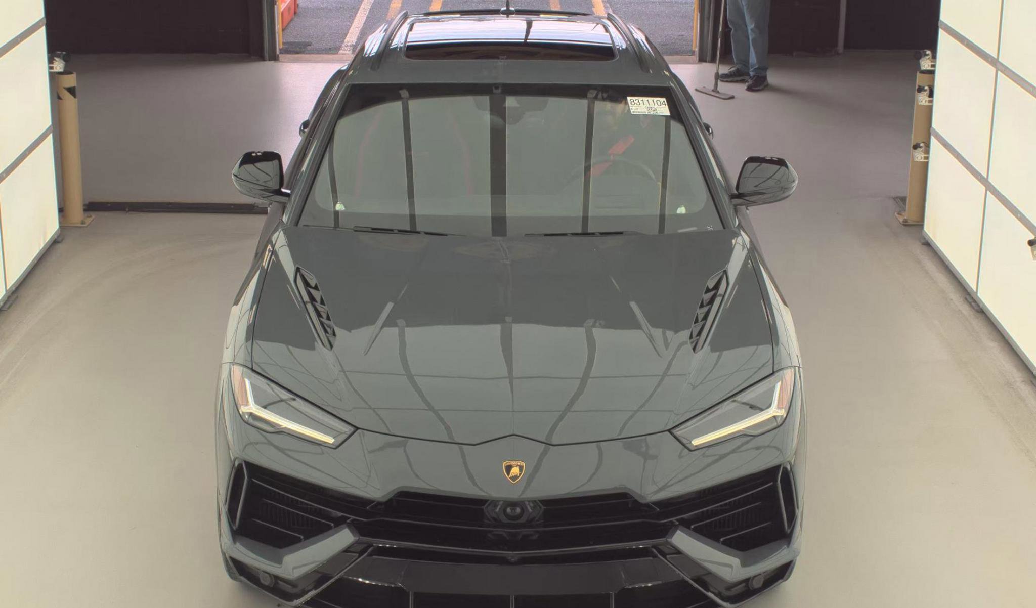 Used 2023 Lamborghini Urus S image 2