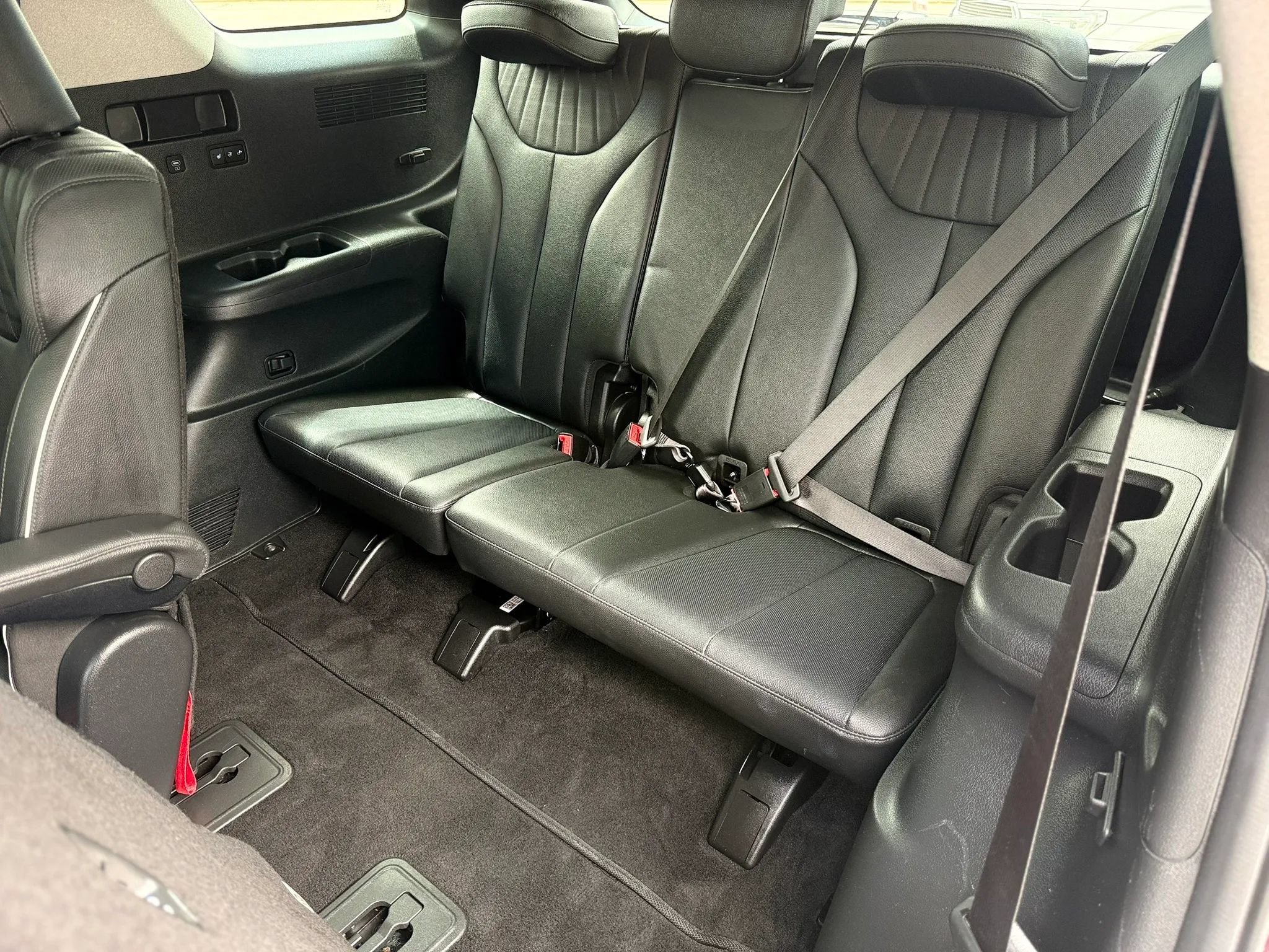 Used 2024 Hyundai Palisade Limited AWD/4WD image 17